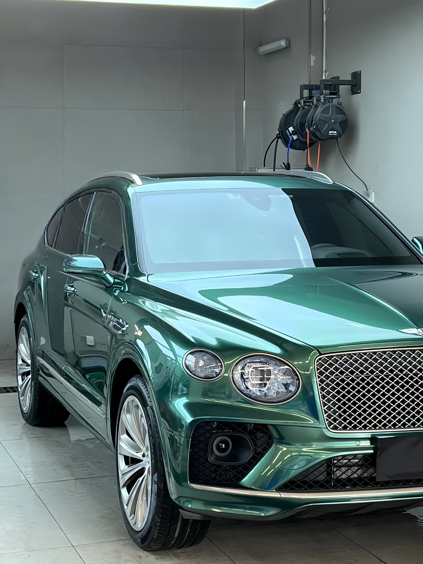 Anole Glossy Metallic Sacramento Green Car Vinyl Wrap