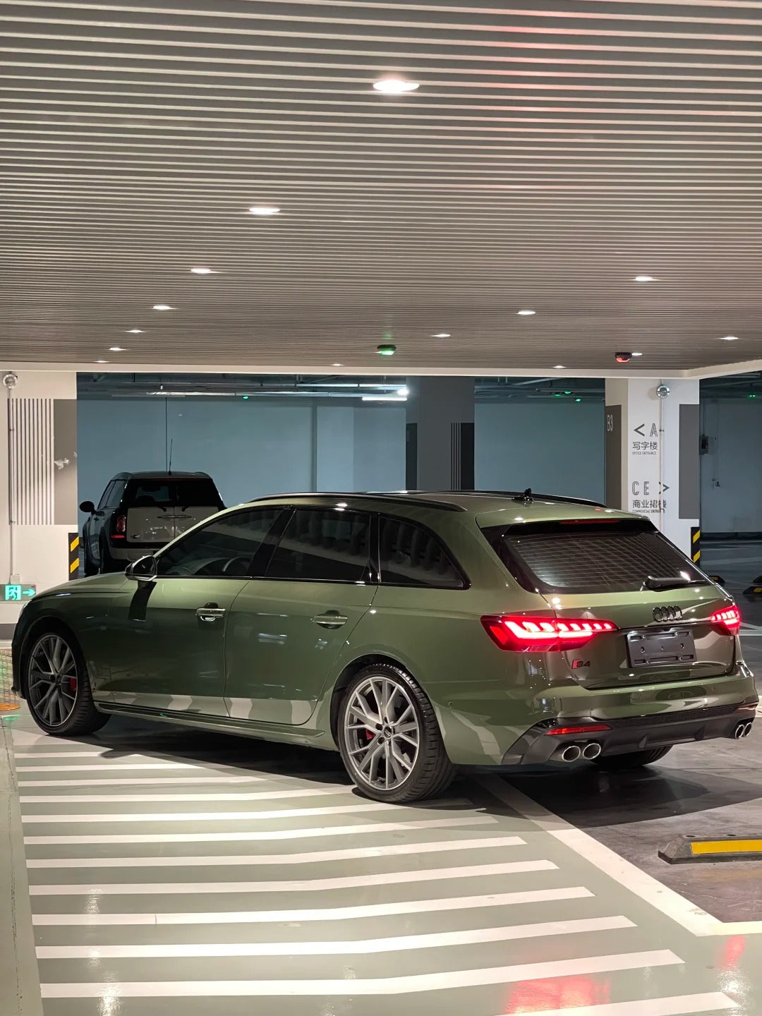 Anole Glossy Metallic District Green Car Vinyl Wrap
