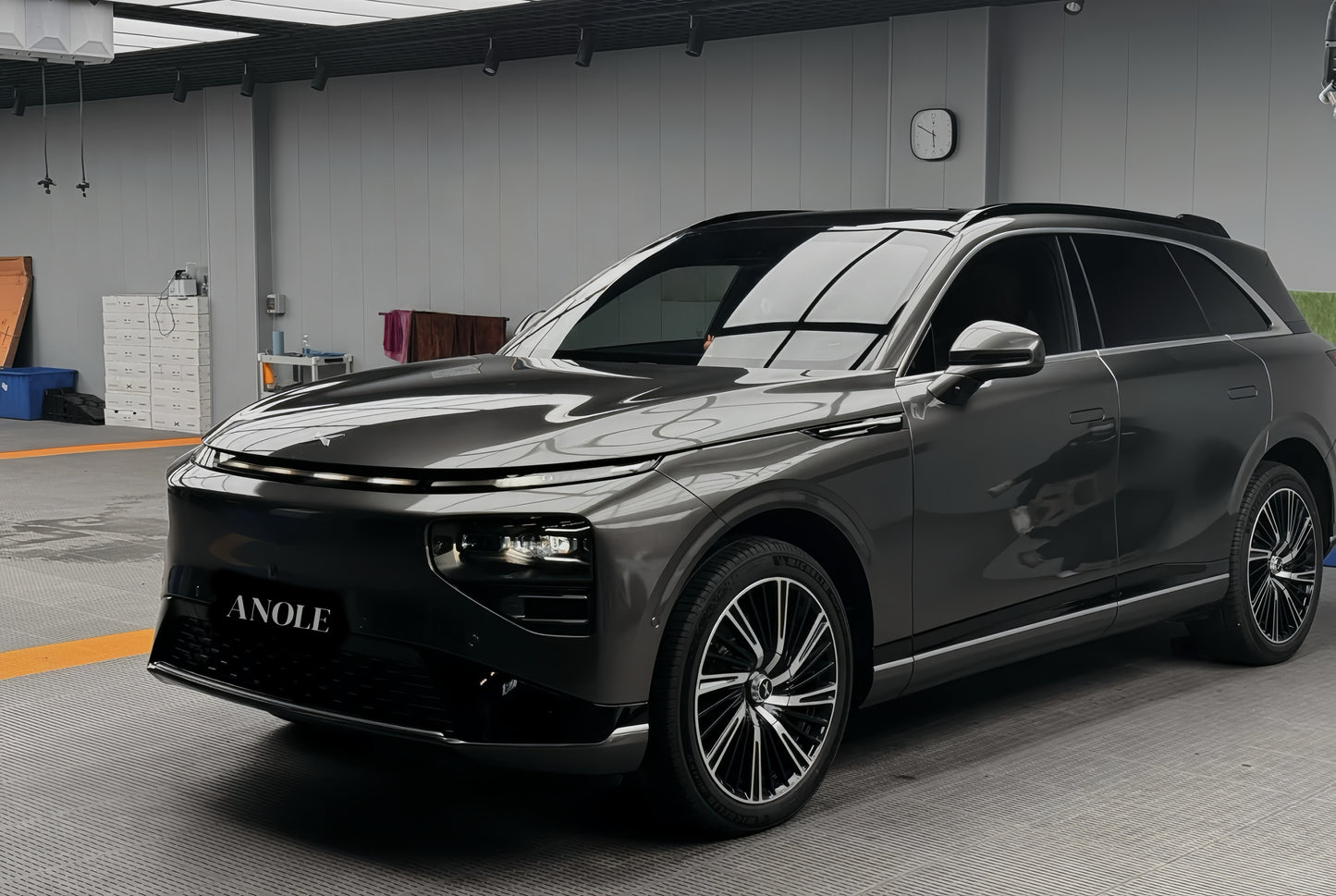 Anole Glossy Metallic Silver Gray Vinyl Car Wrap