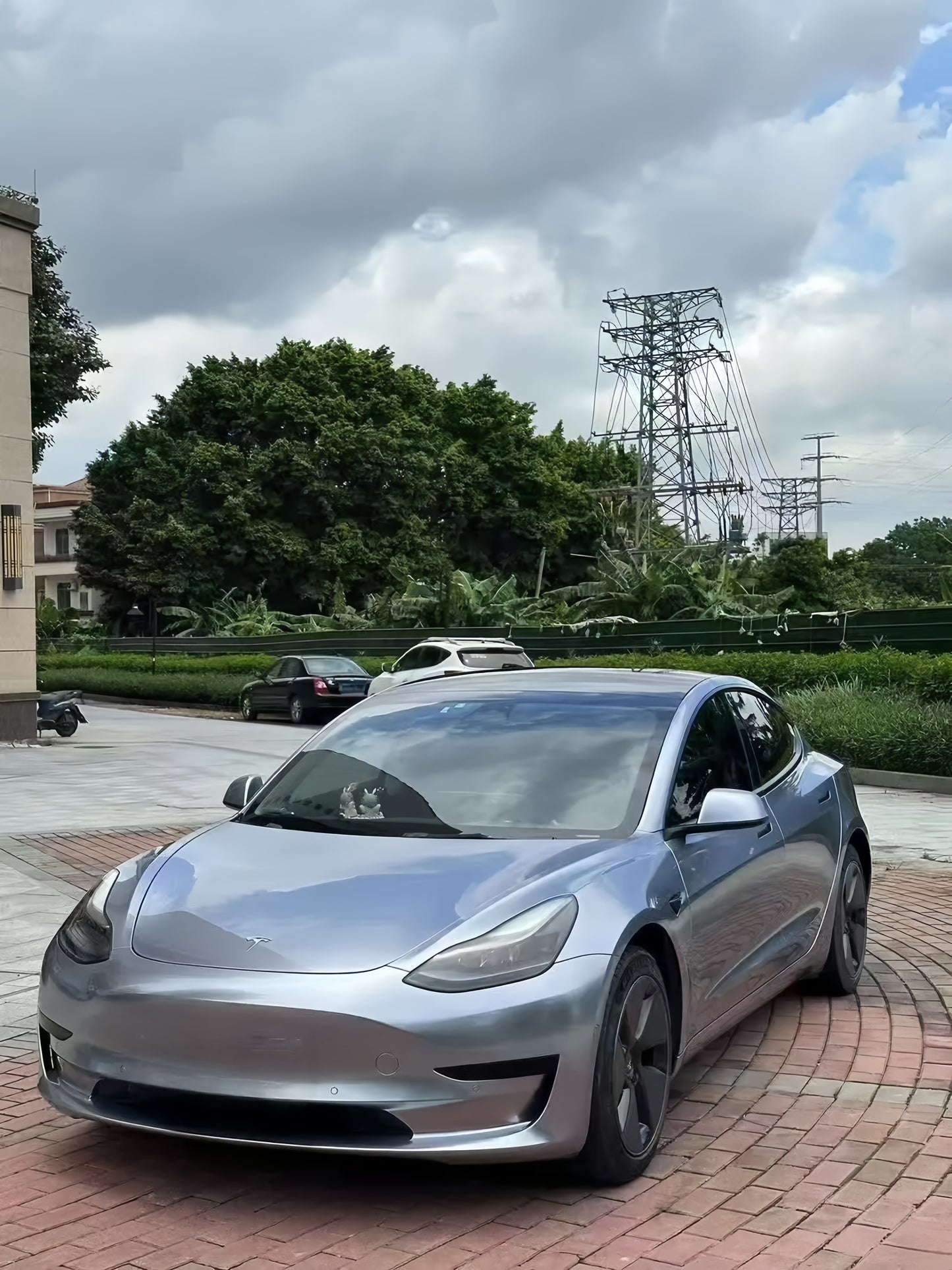 Anole Glossy Metallic Titanium Gray Vinyl Car Wrap