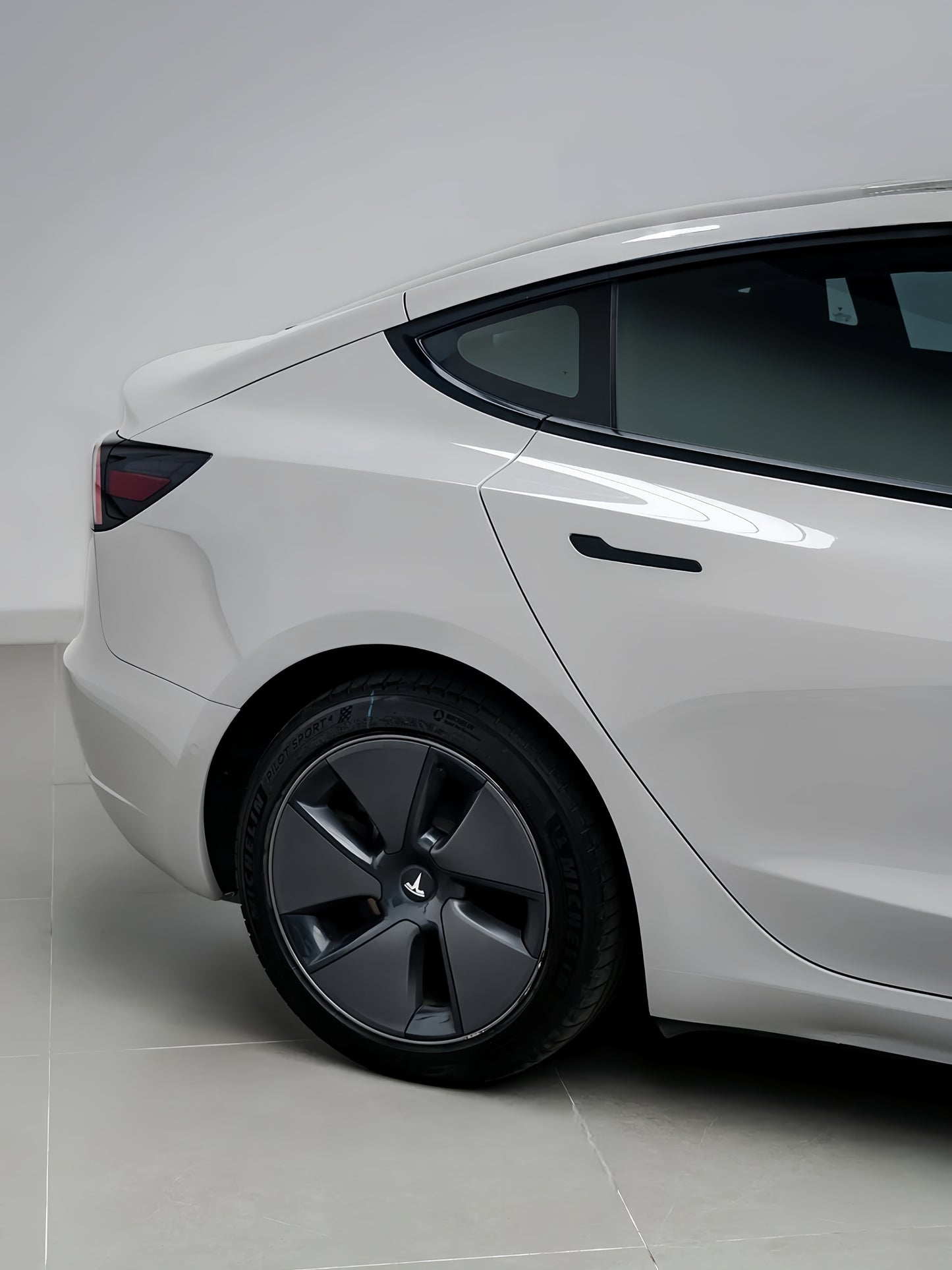 Anole High Glossy Bright Gray Vinyl Car Wrap