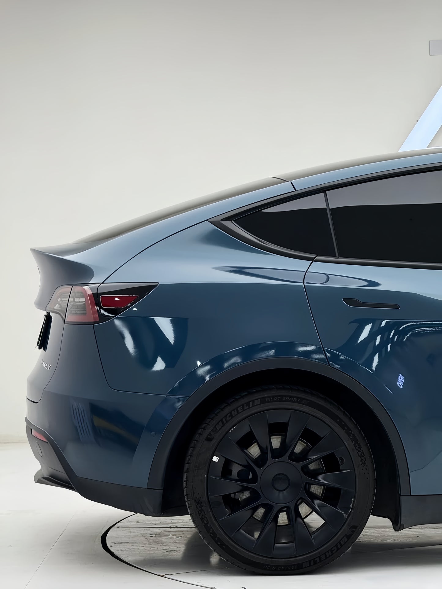 Anole Glossy Metallic Avalon Green Car Vinyl Wrap