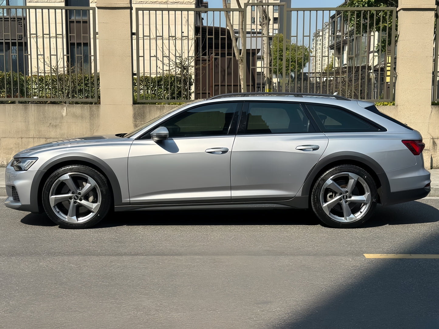 Anole Glossy Metallic Florett Silver Car Vinyl Wrap