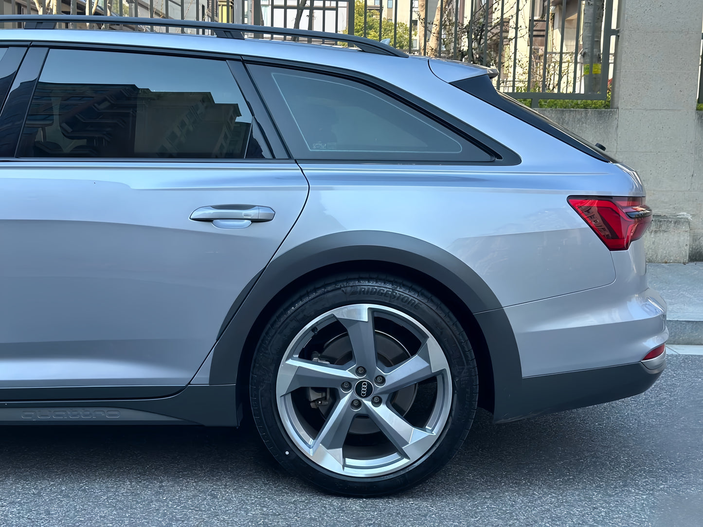Anole Glossy Metallic Florett Silver Car Vinyl Wrap