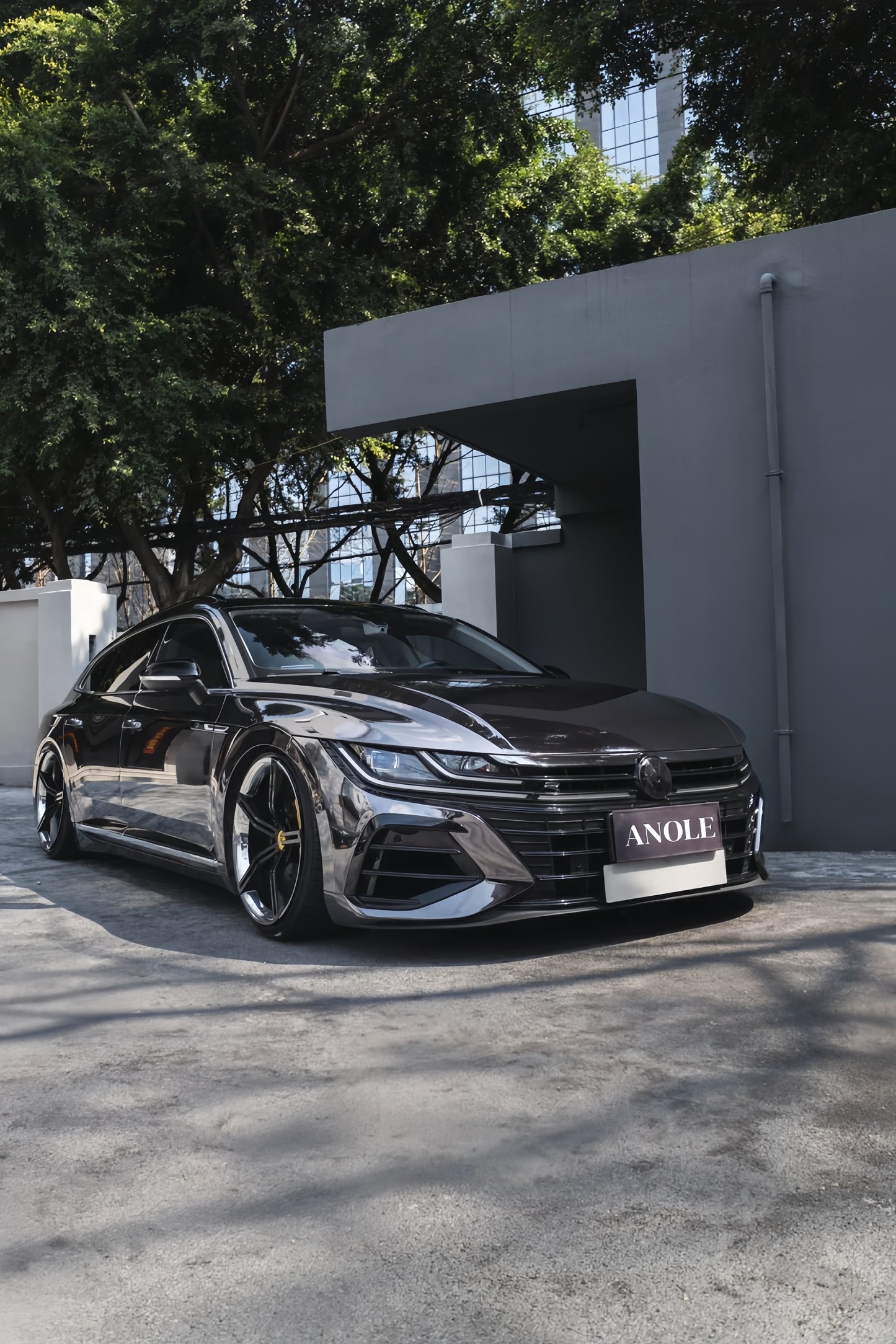 Anole Mirror Chrome Stretching Gray Car Wrap