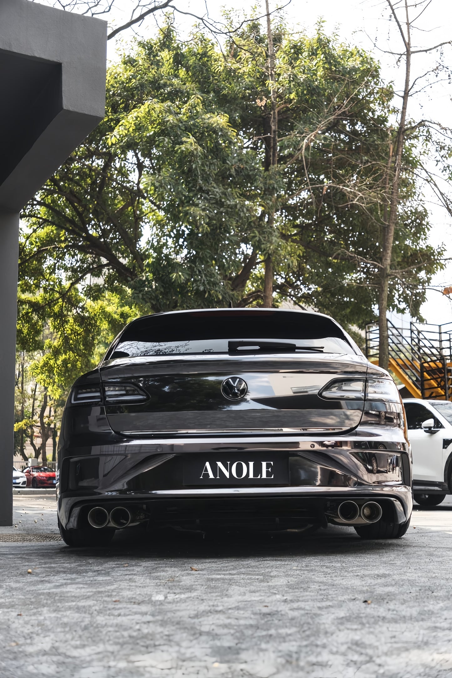 Anole Mirror Chrome Stretching Gray Car Wrap