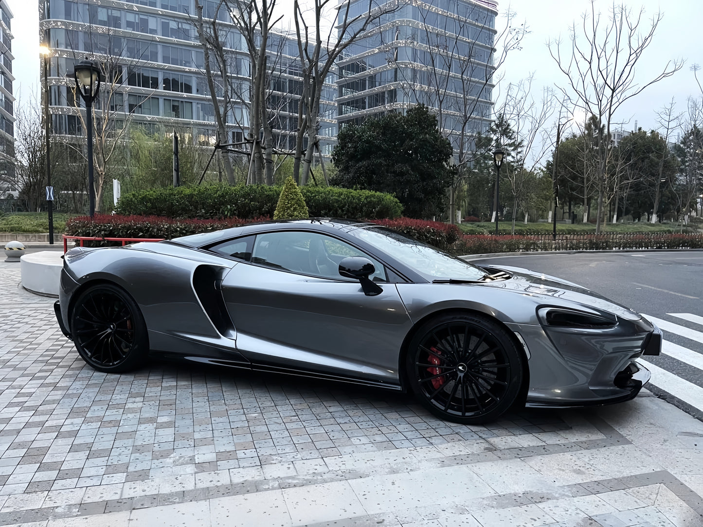 Anole Glossy Metallic Titanium Gray Vinyl Car Wrap