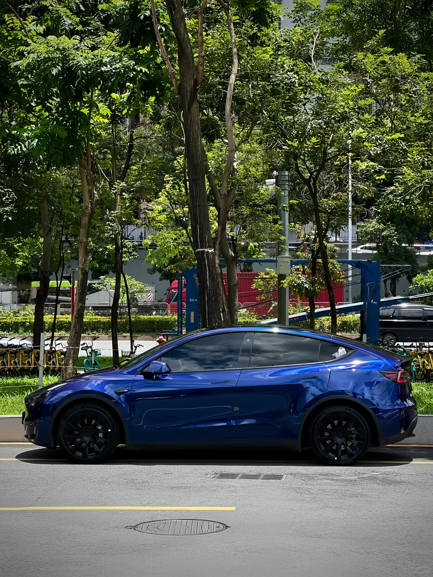 Anole Glossy Metallic Tanzanite Blue Vinyl Car Wrap