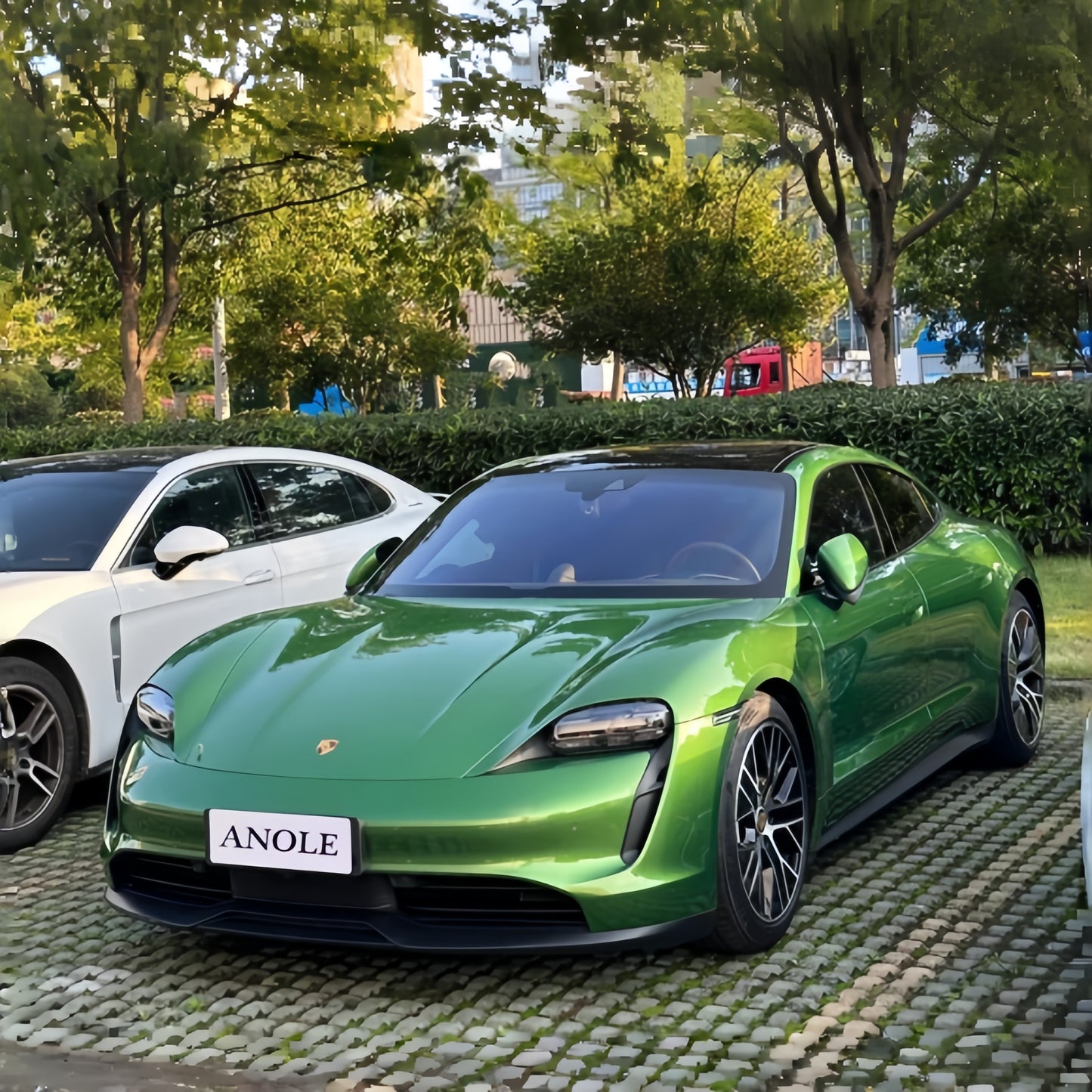 Anole Glossy Metallic Mamba Green Vinyl Car Wrap