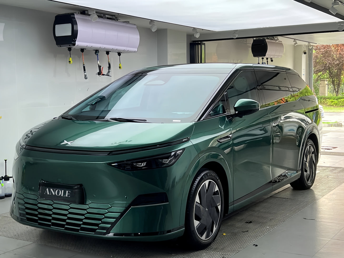 Anole Glossy Metallic Sacramento Green Car Vinyl Wrap