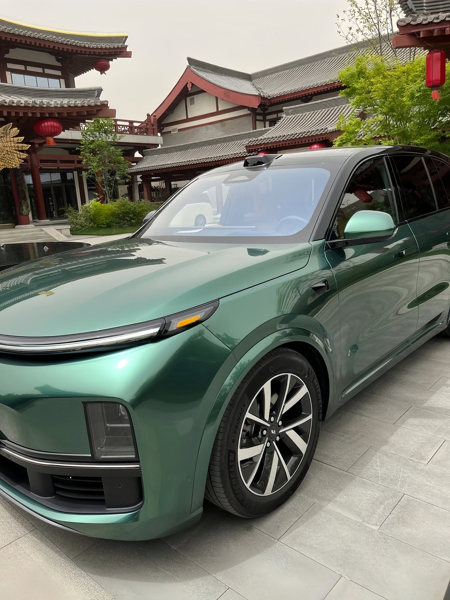 Anole Glossy Metallic Sacramento Green Car Vinyl Wrap
