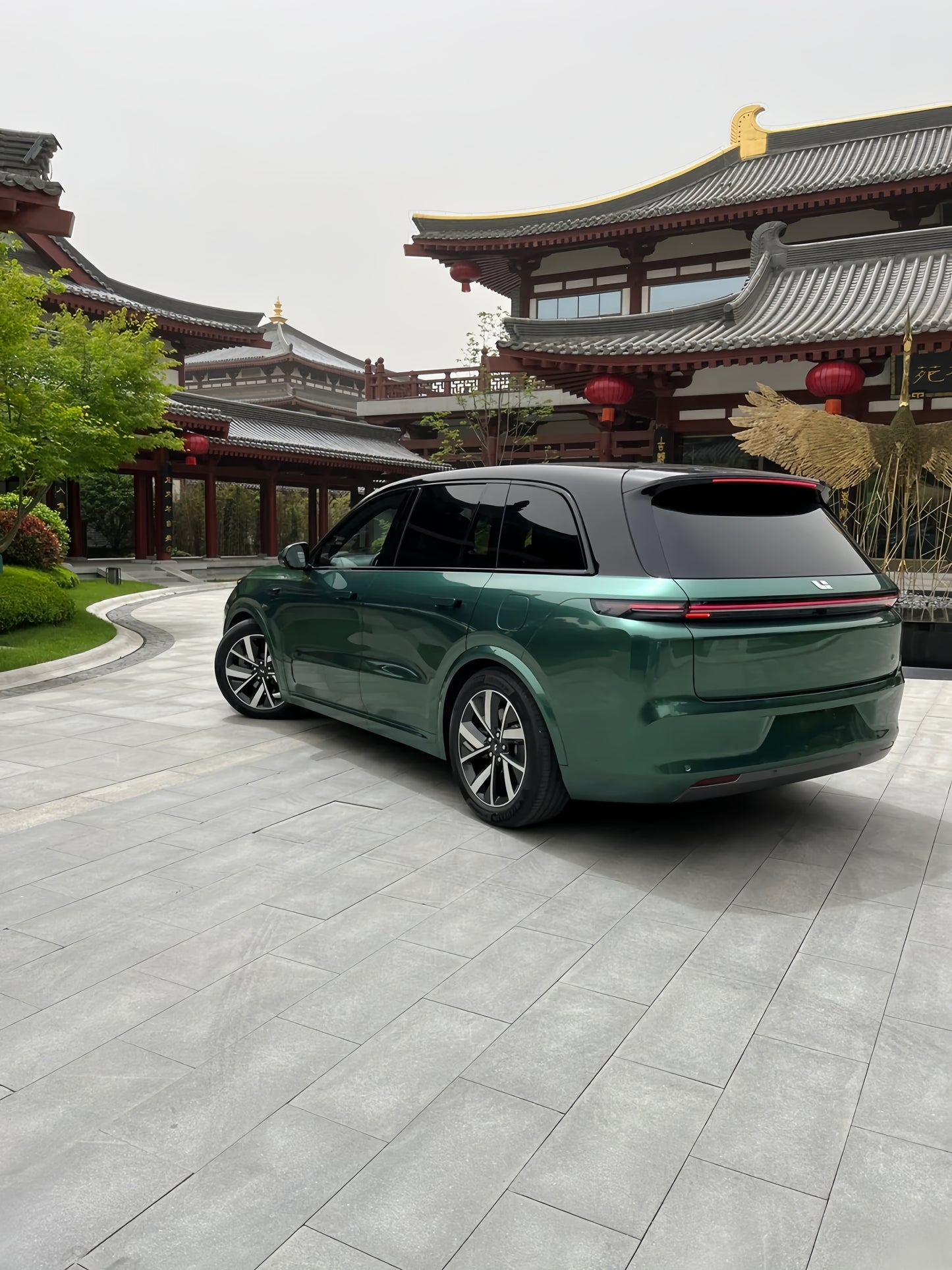 Anole Glossy Metallic Sacramento Green Car Vinyl Wrap