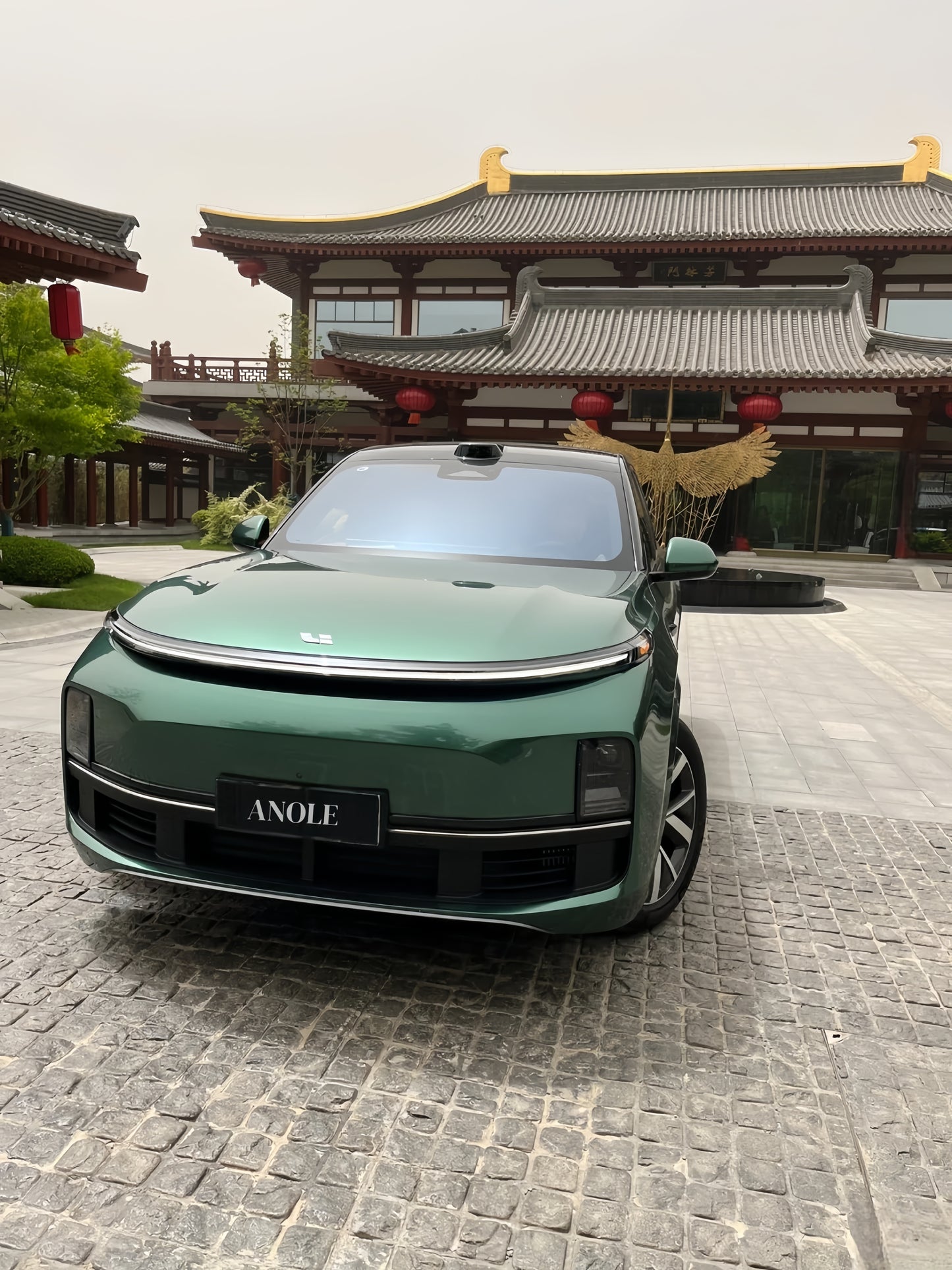 Anole Glossy Metallic Sacramento Green Car Vinyl Wrap