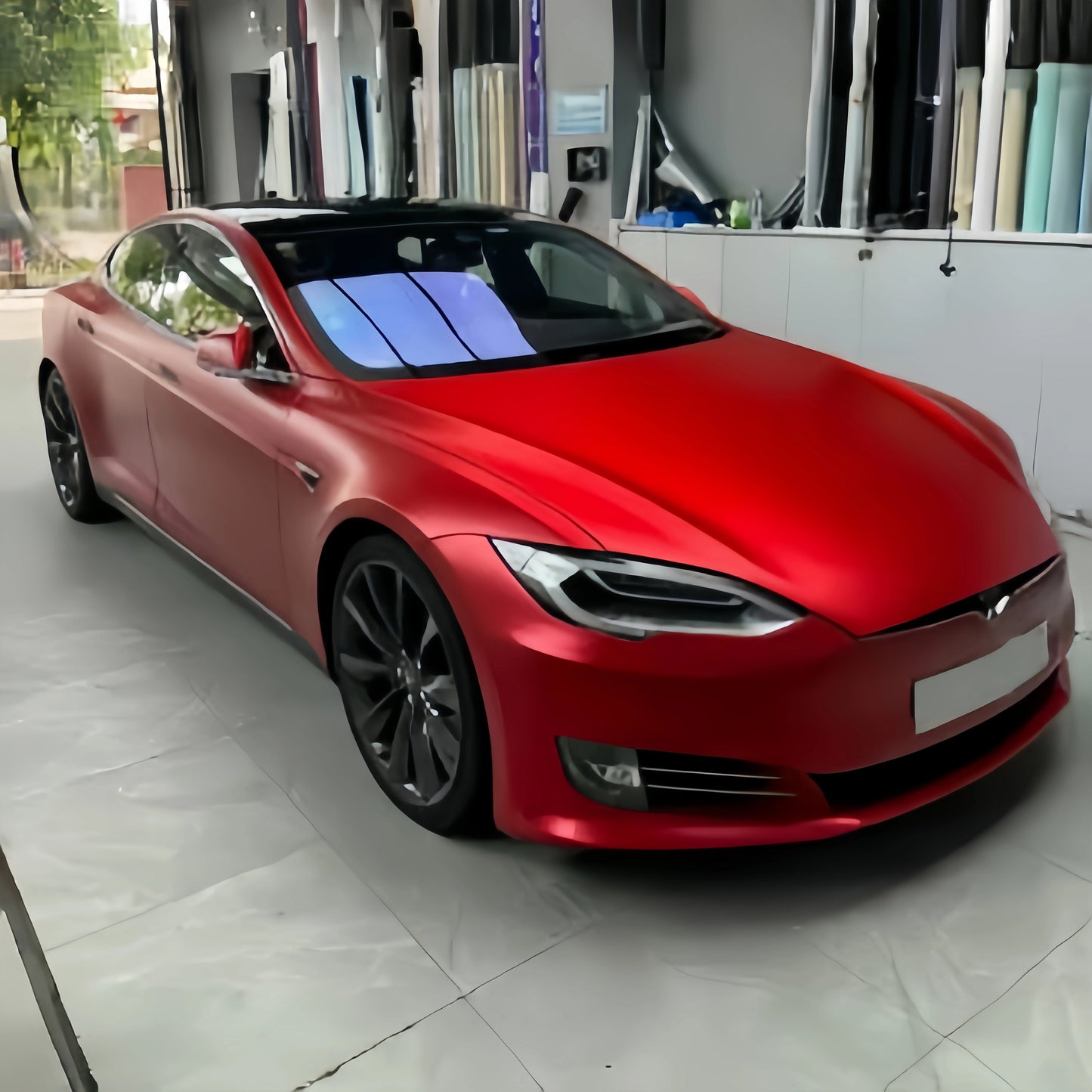 Anole Satin Chrome Prismatic Red Satin Ceramics Red Vinyl Car Wrap