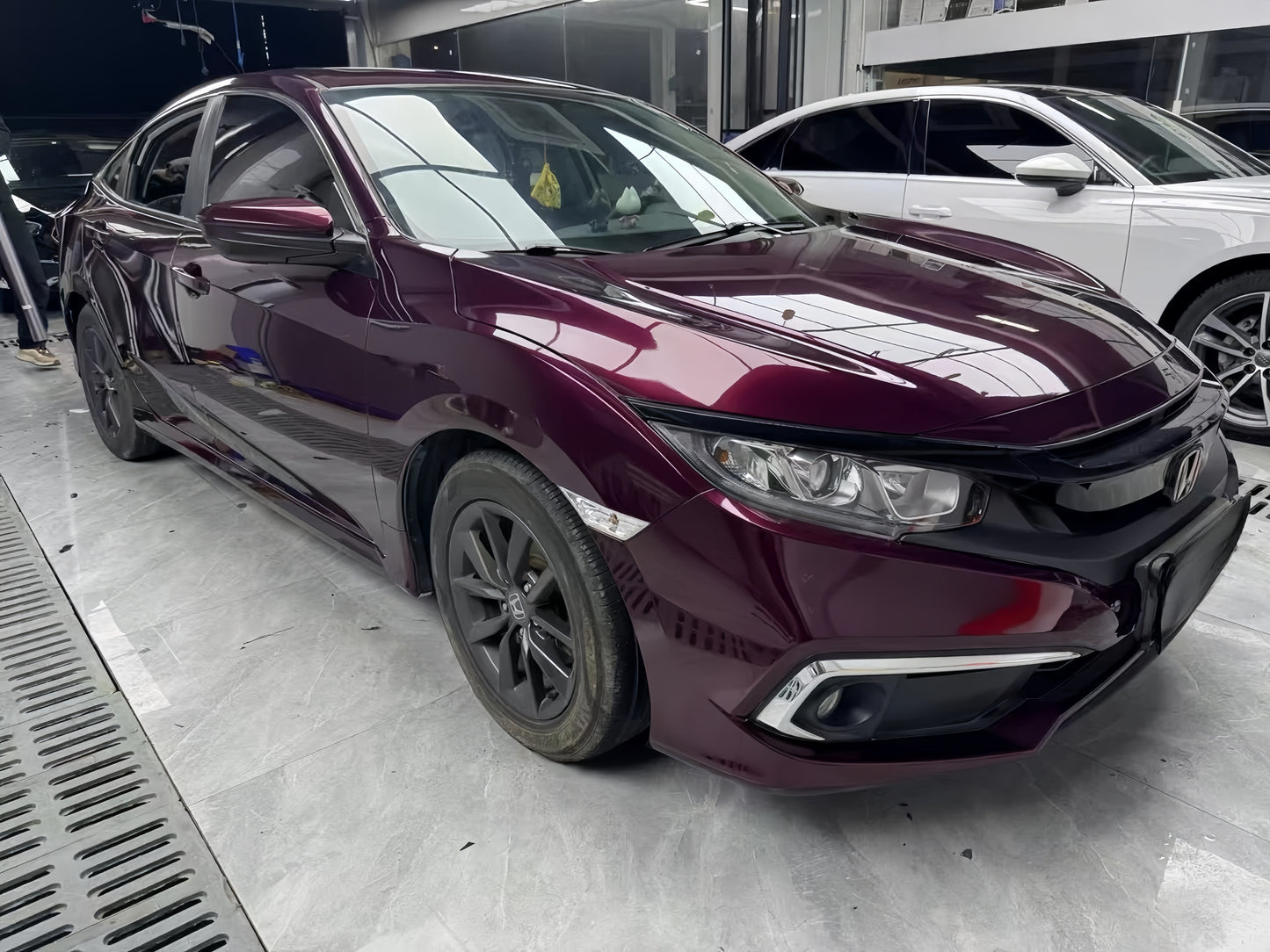 Anole Glossy Metallic Victoria Violet Vinyl Car Wrap