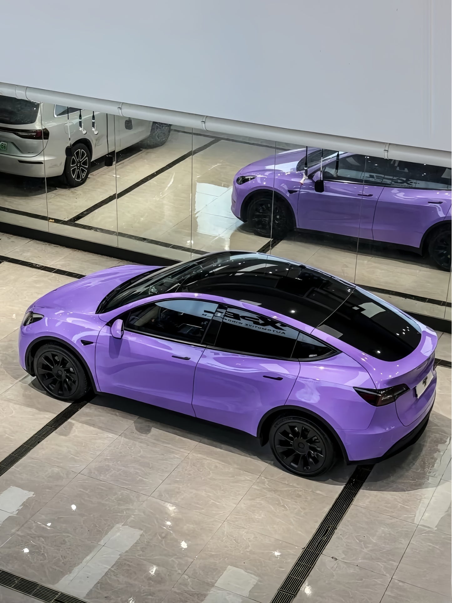 Anole Super Glossy Lavender Purple Vinyl Car Wrap