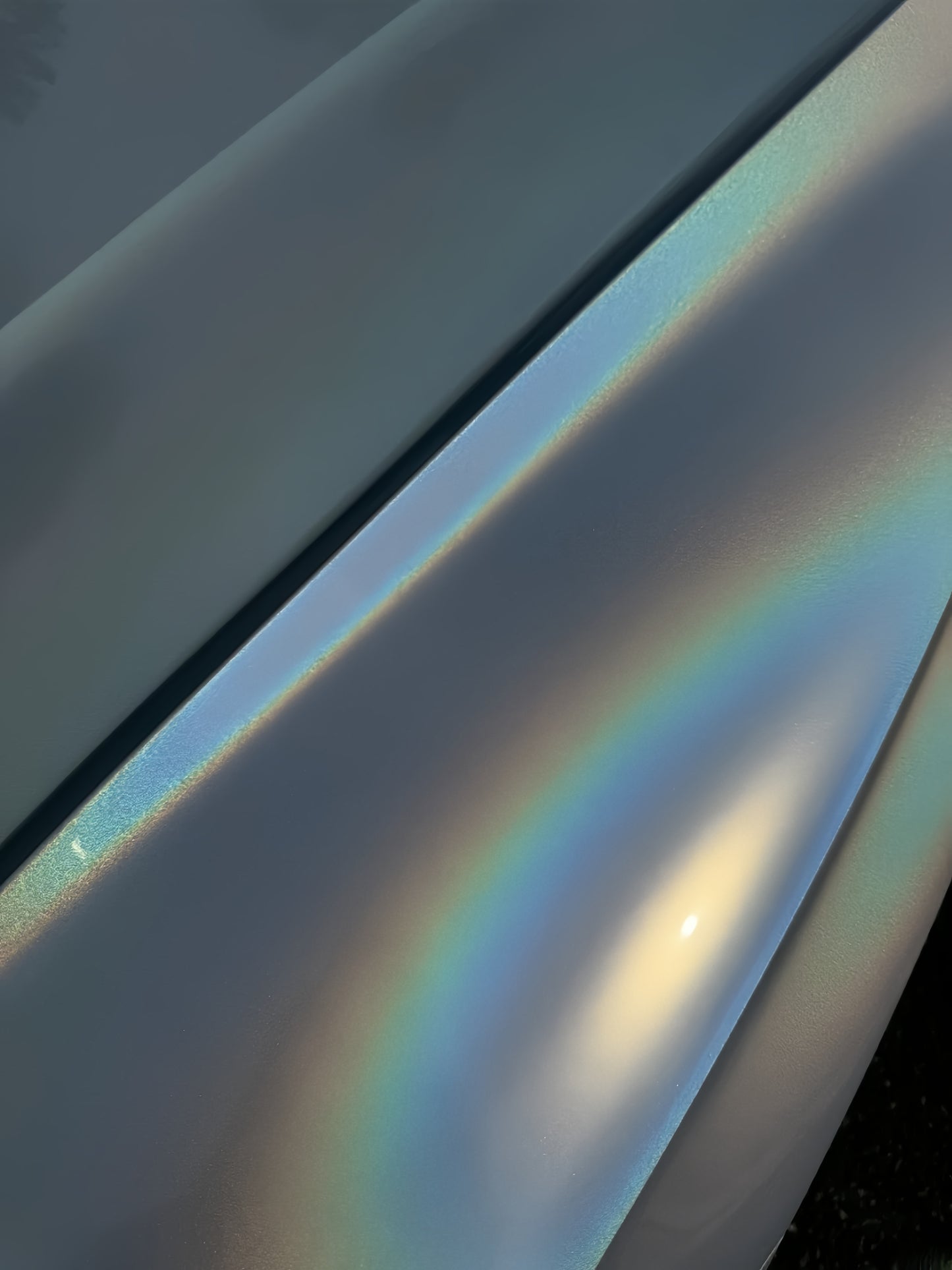 Anole Rainbow Metallic Majestic White/ Iridescent Laser White Vinyl Car Wrap