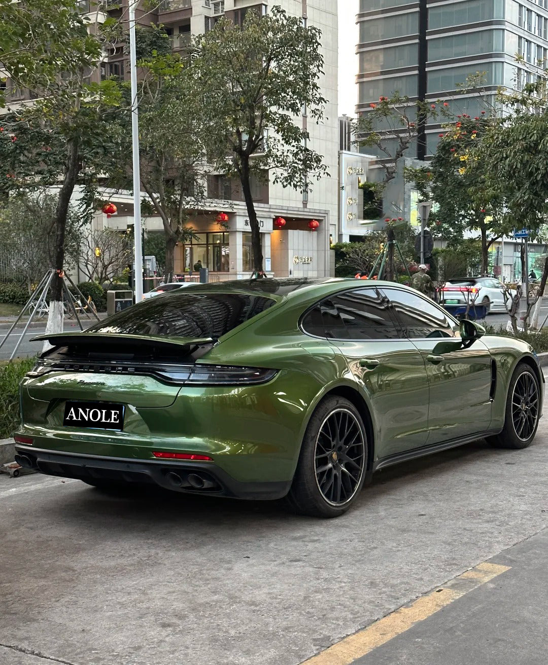 Anole Glossy Metallic Mamba Green Vinyl Car Wrap