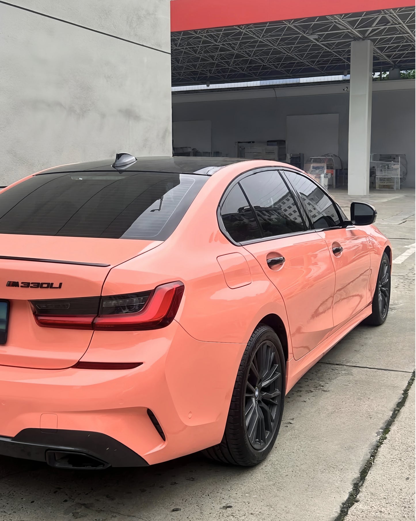 Anole Super Glossy Bubblegum / Piggy Pink Vinyl Car Wrap