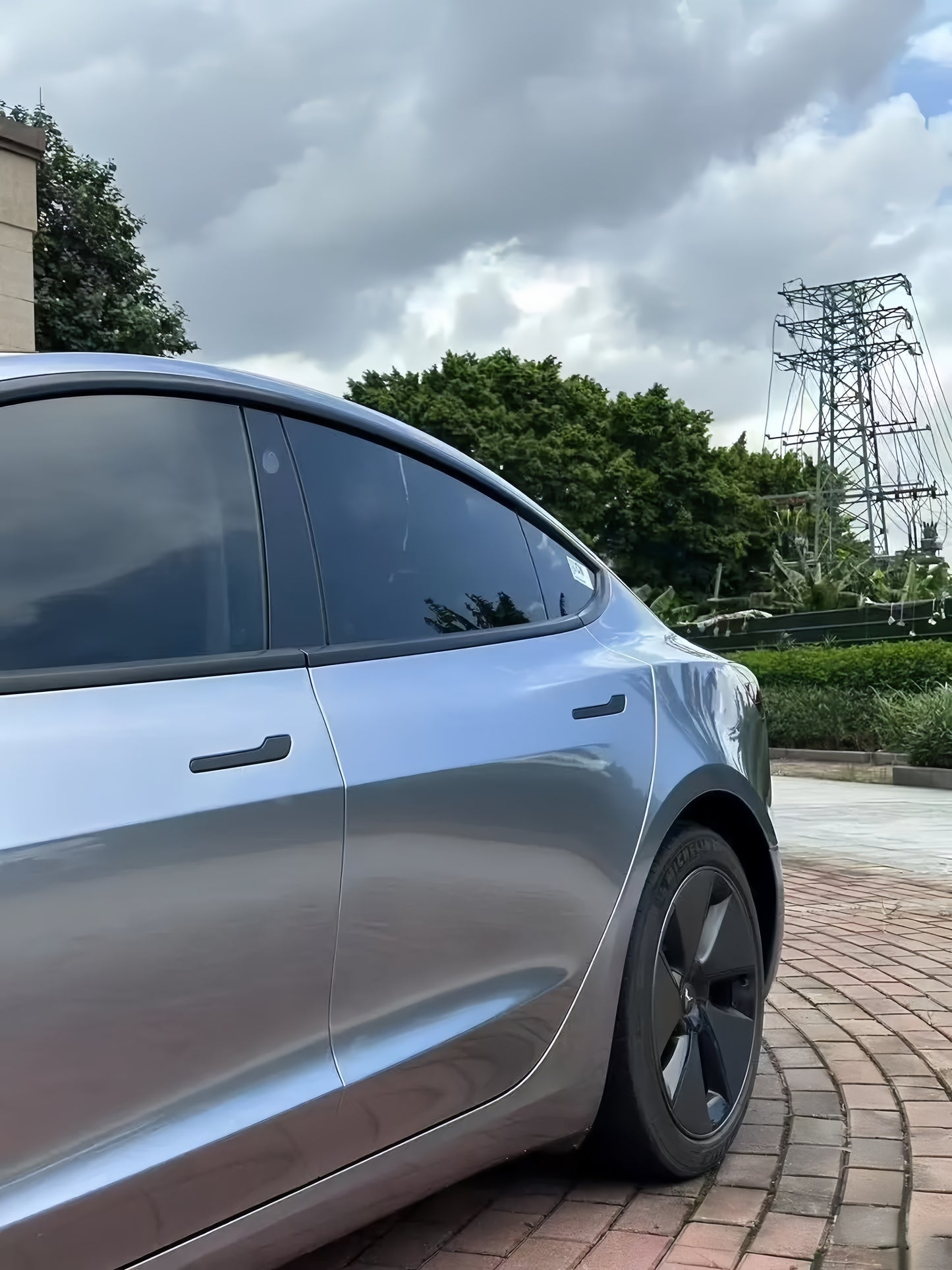 Anole Glossy Metallic Titanium Gray Vinyl Car Wrap