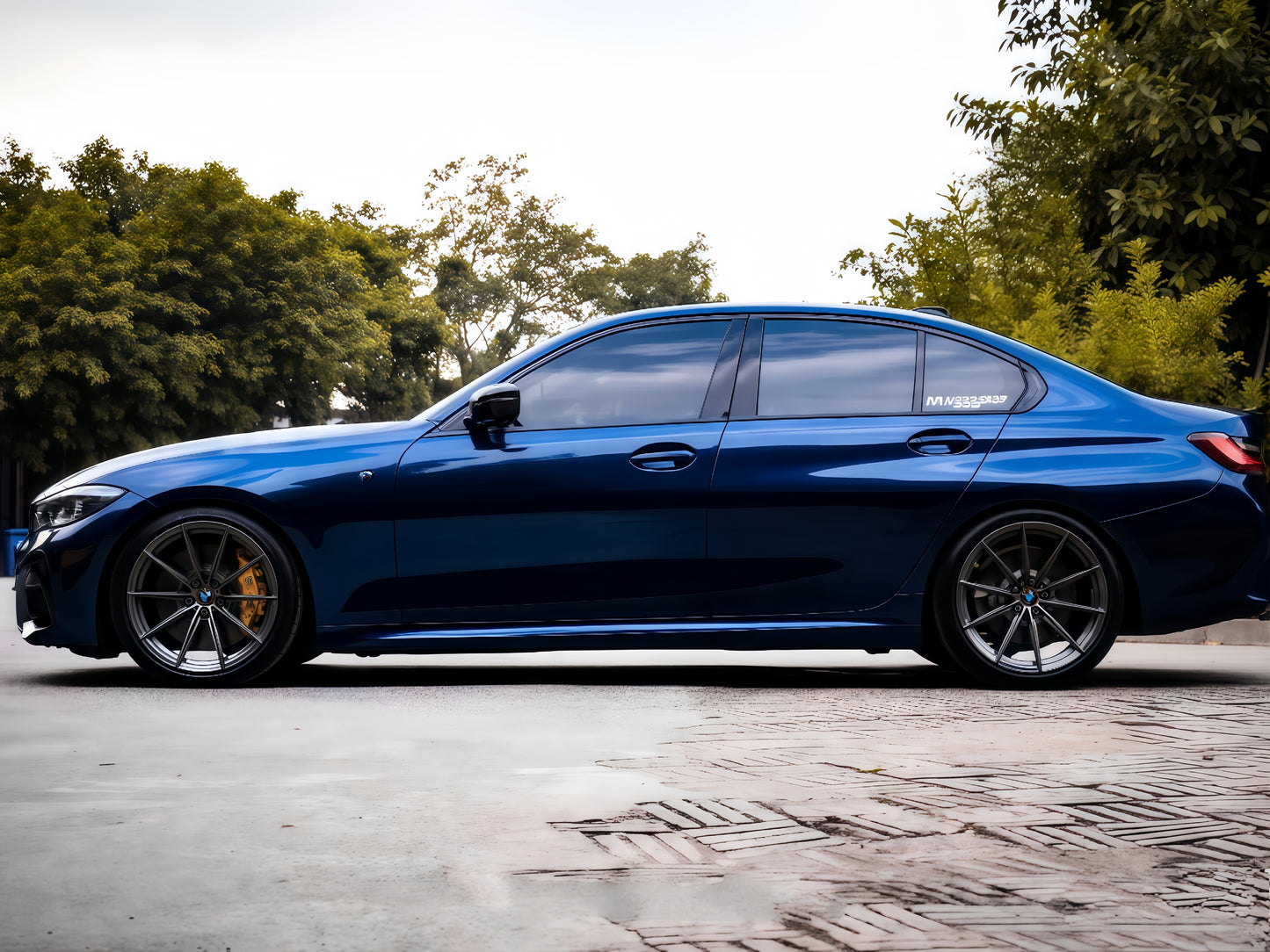 Anole Glossy Metallic Tanzanite Blue Vinyl Car Wrap