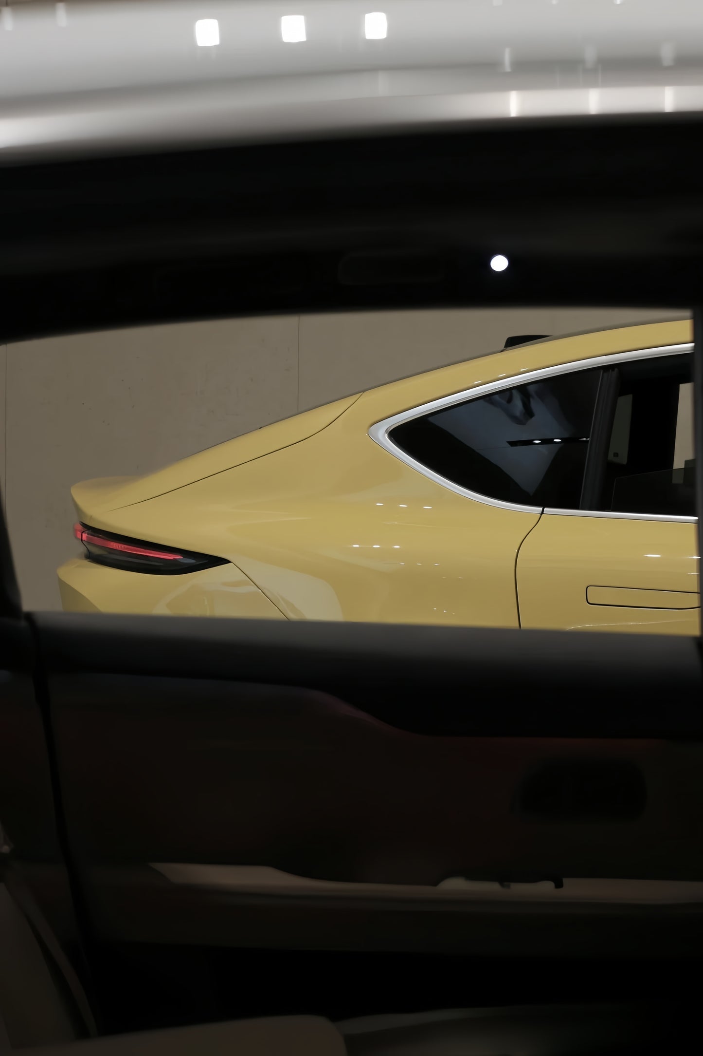 Anole High Glossy Pastel Yellow Vinyl Car Wrap