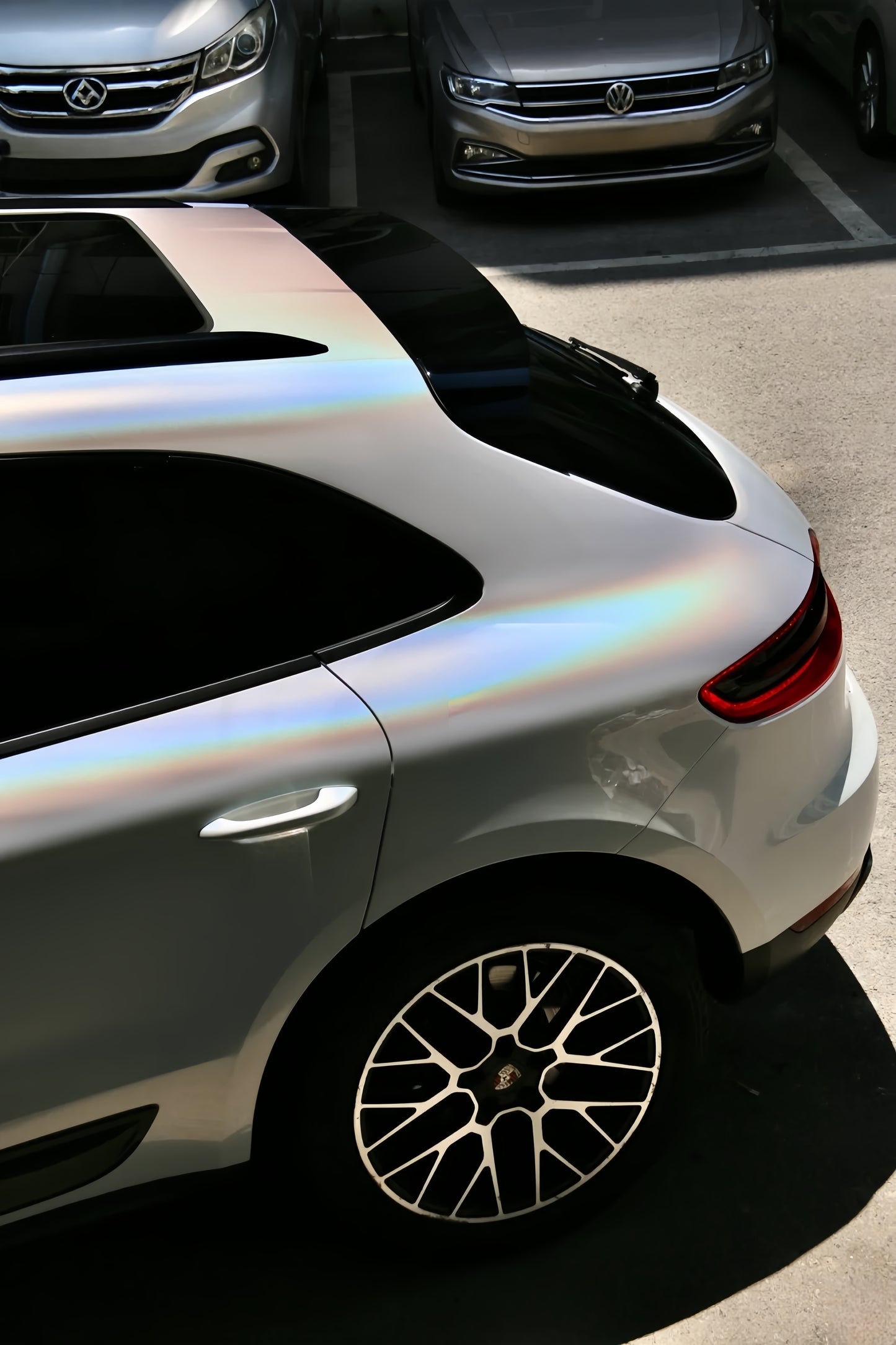 Anole Rainbow Metallic Majestic White/ Iridescent Laser White Vinyl Car Wrap