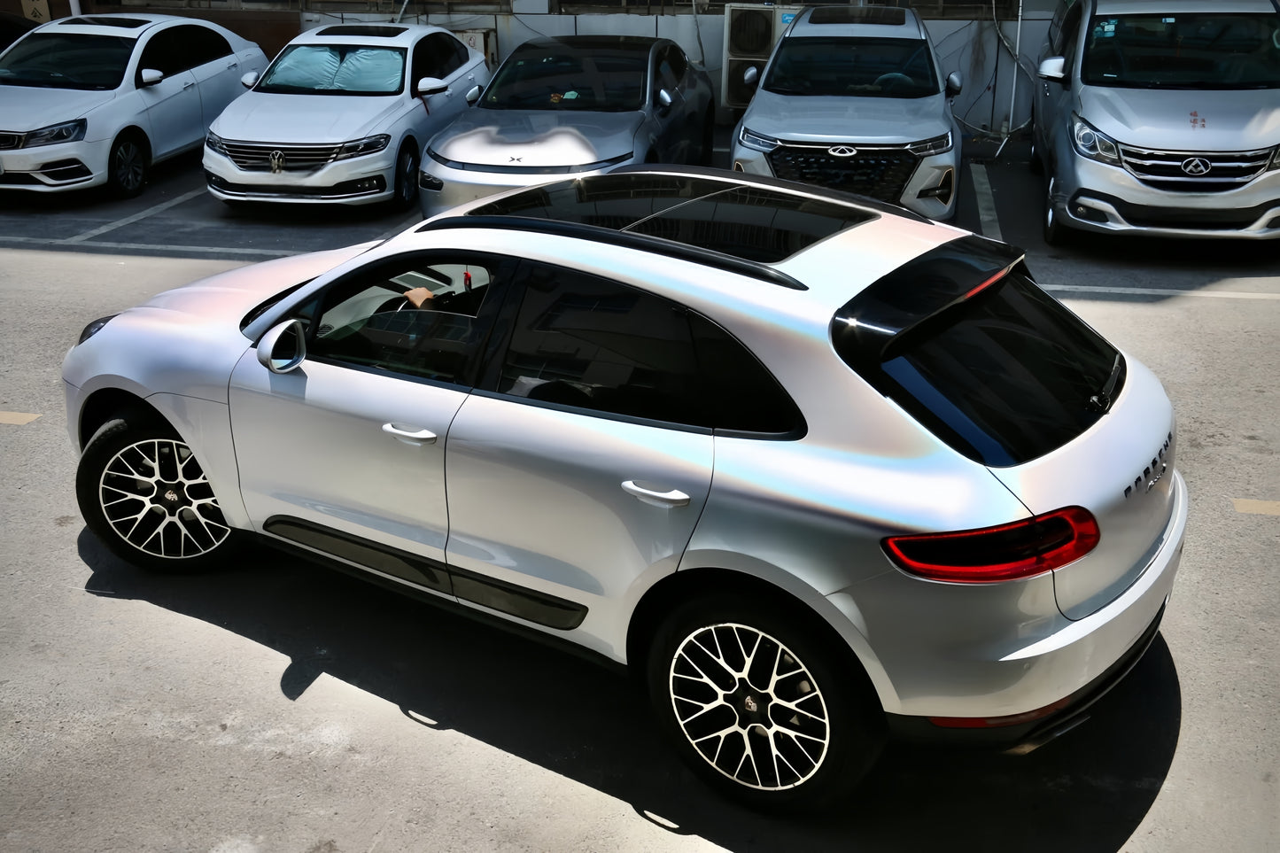 Anole Rainbow Metallic Majestic White/ Iridescent Laser White Vinyl Car Wrap