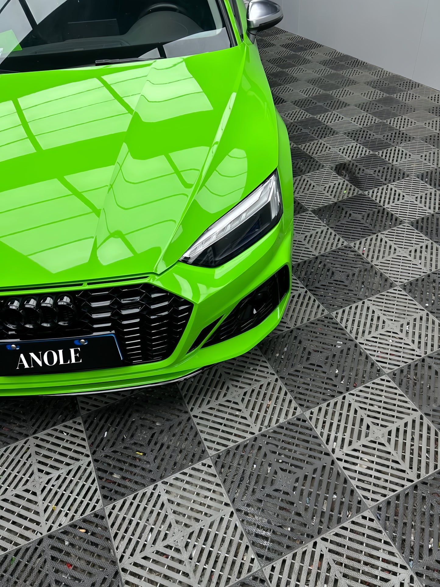 Anole Super Glossy Lizard Green Vinyl Car Wrap
