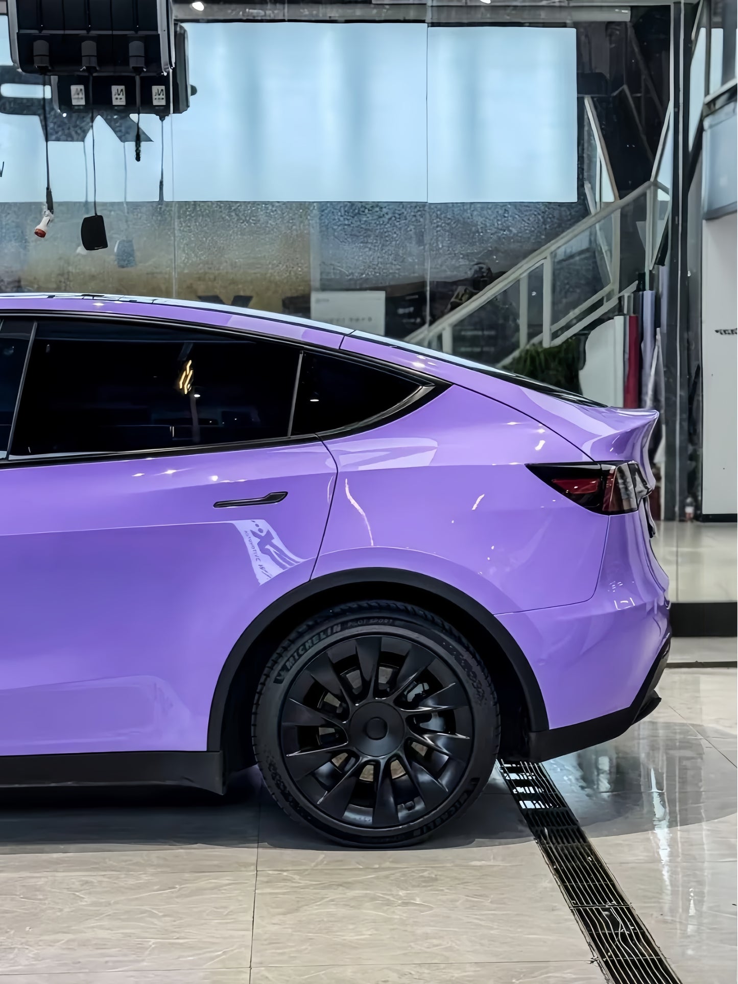Anole Super Glossy Lavender Purple Vinyl Car Wrap