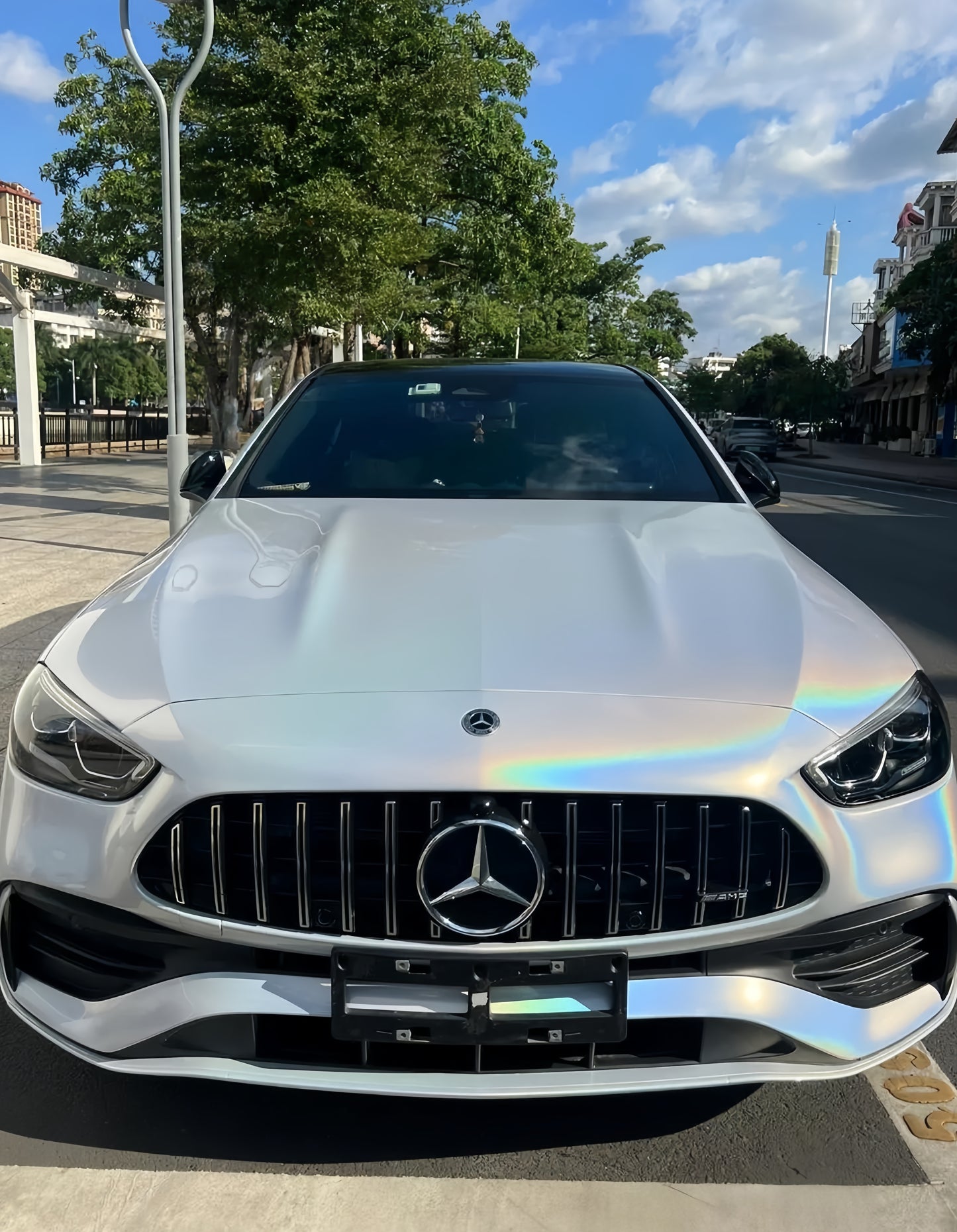 Anole Rainbow Metallic Majestic White/ Iridescent Laser White Vinyl Car Wrap