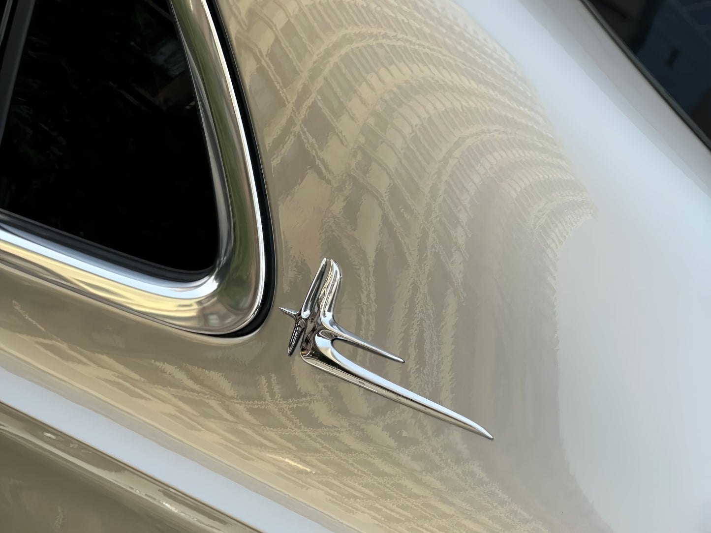 Anole Glossy Metallic Glitter Champagne / Millennium Jade Car Vinyl Wrap