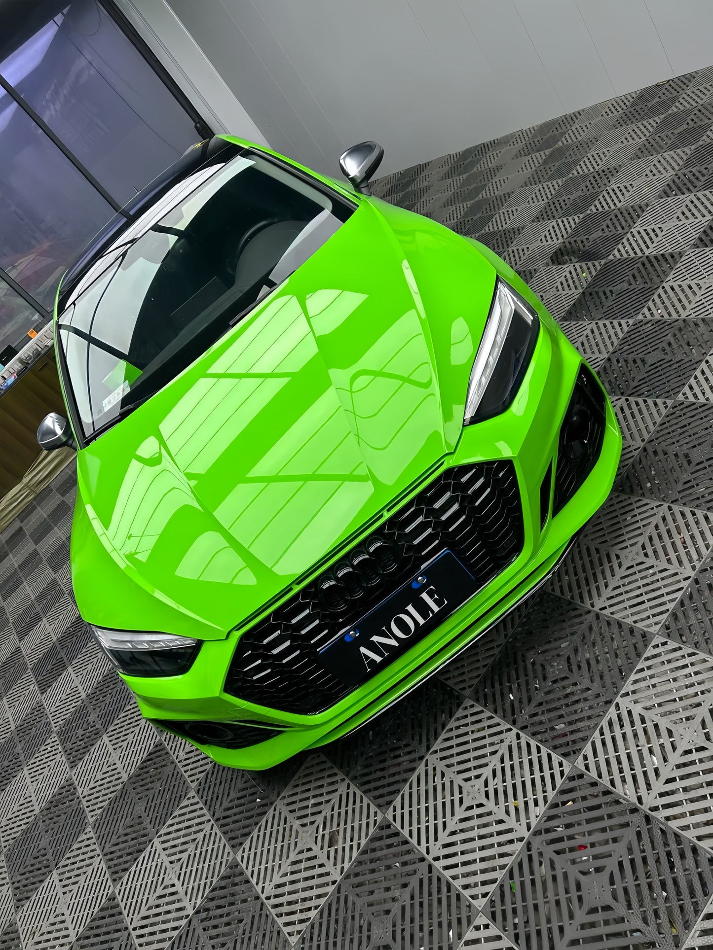 Anole Super Glossy Lizard Green Vinyl Car Wrap