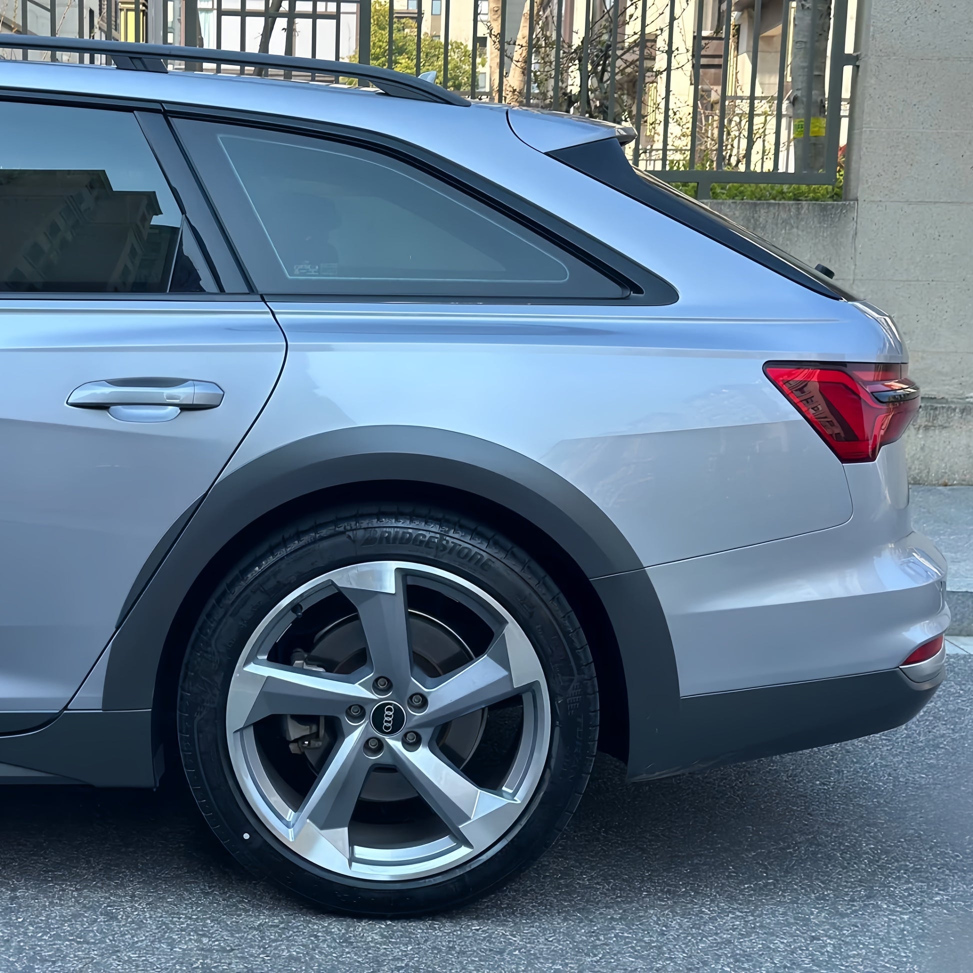 Anole Glossy Metallic Florett Silver Car Vinyl Wrap 18