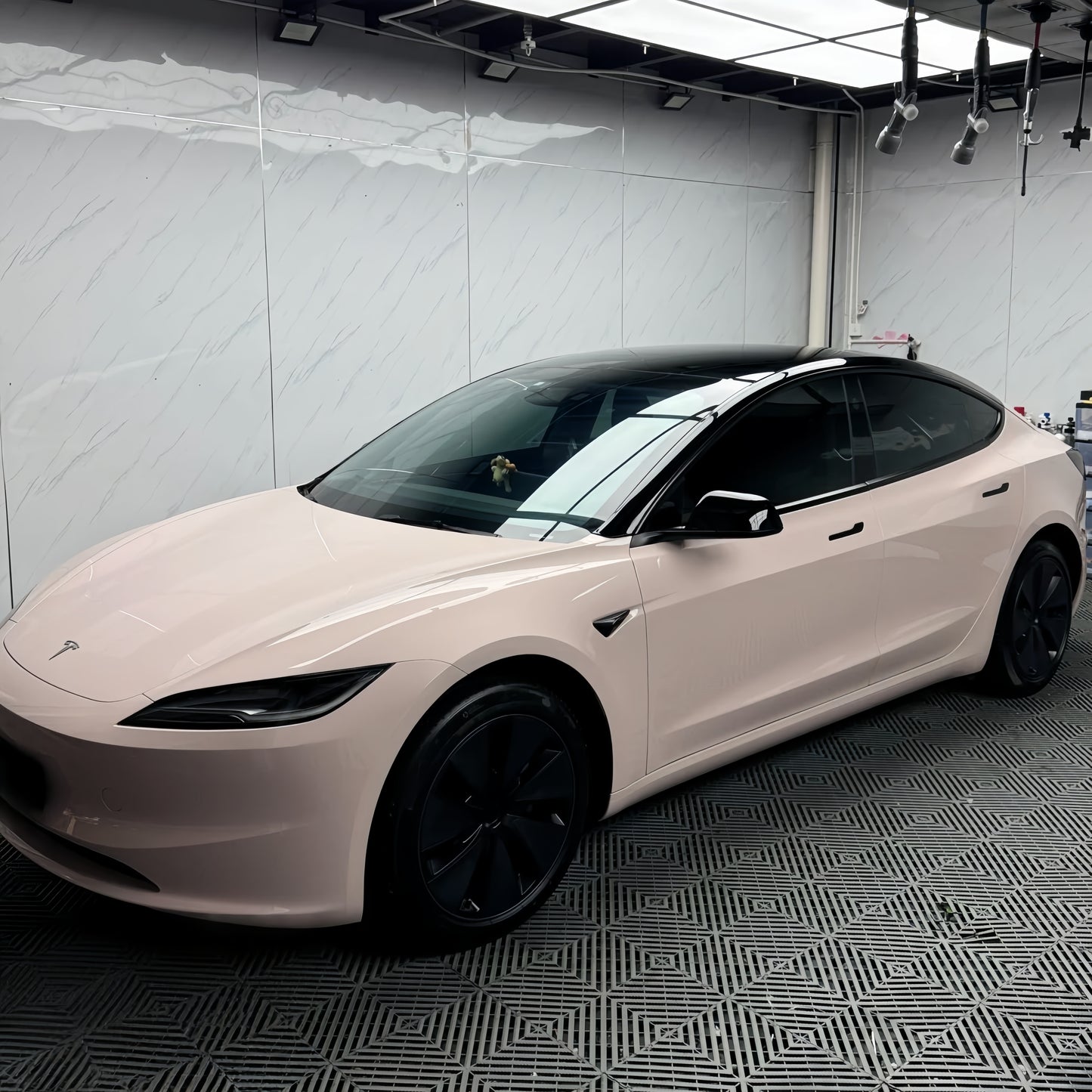 Anole High Glossy Pink Gray Car Vinyl Wrap