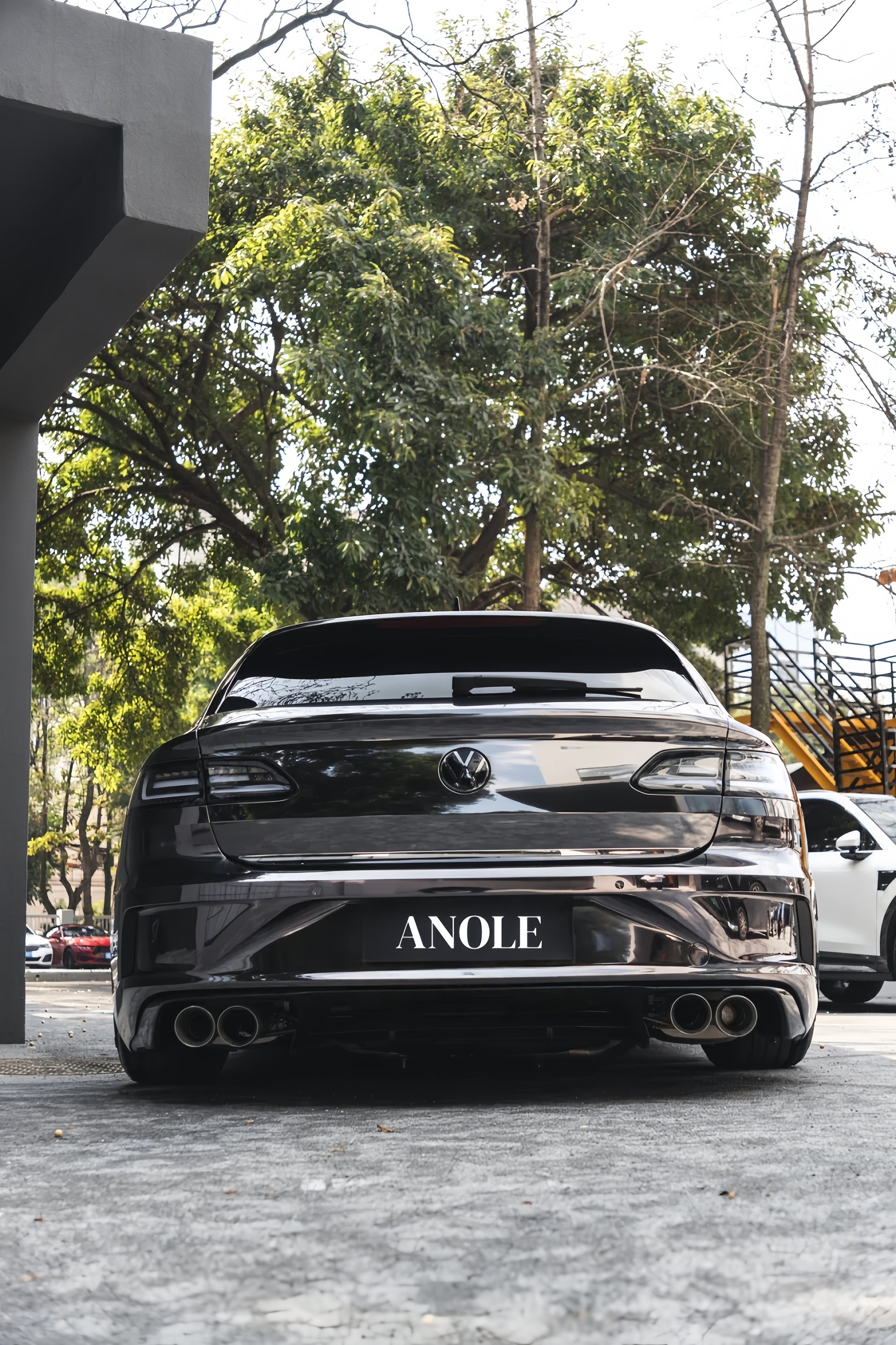 Anole Mirror Chrome Stretching Gray Car Wrap