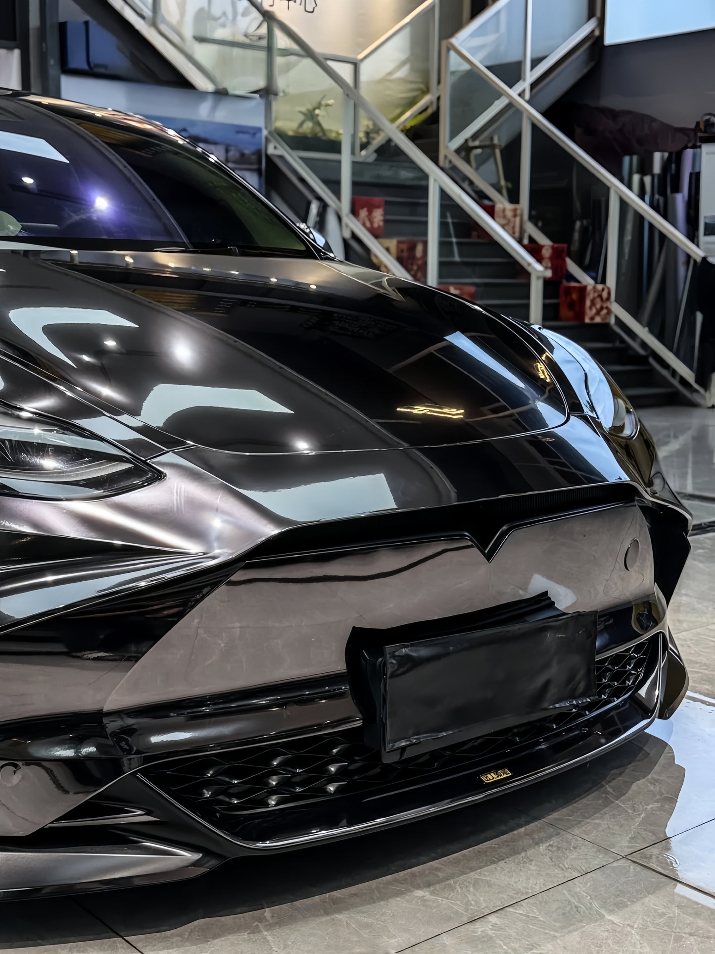 Anole Mirror Chrome Stretching Gray Car Wrap