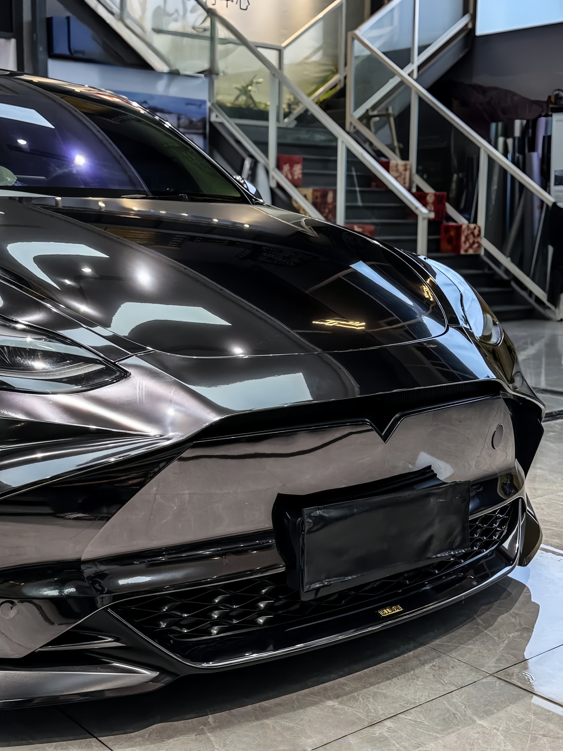 Anole Mirror Chrome Stretching Gray Car Wrap