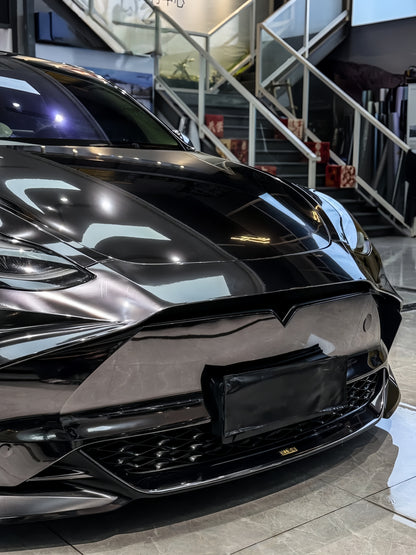 Anole Mirror Chrome Stretching Gray Car Wrap