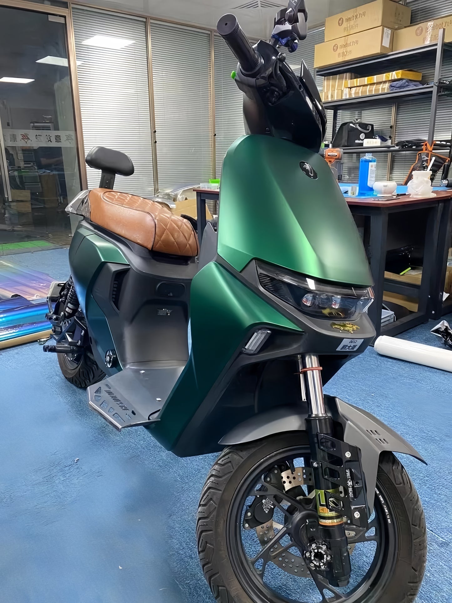 Anole Satin Chrome Silk Green Vinyl Car Wrap