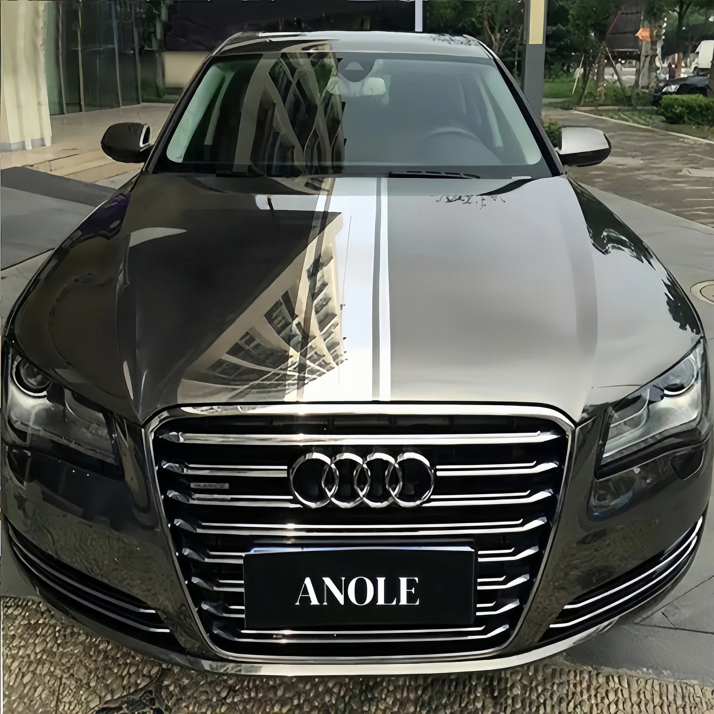 Anole Mirror Chrome Stretching Gray Car Wrap